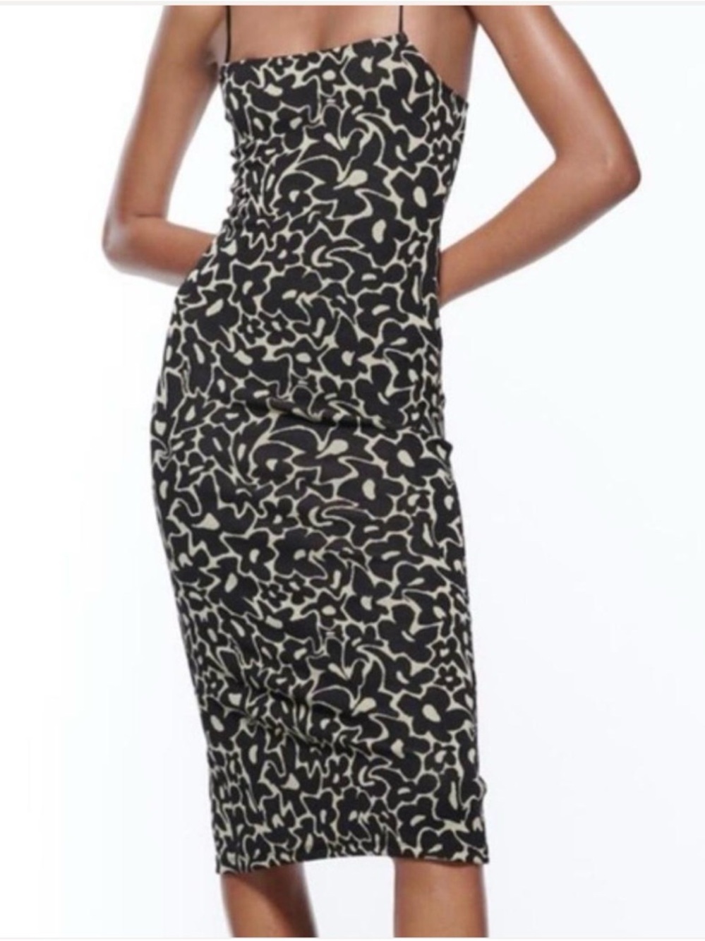 SOLD 💖 Zara Floral Bodycon Midi Dress